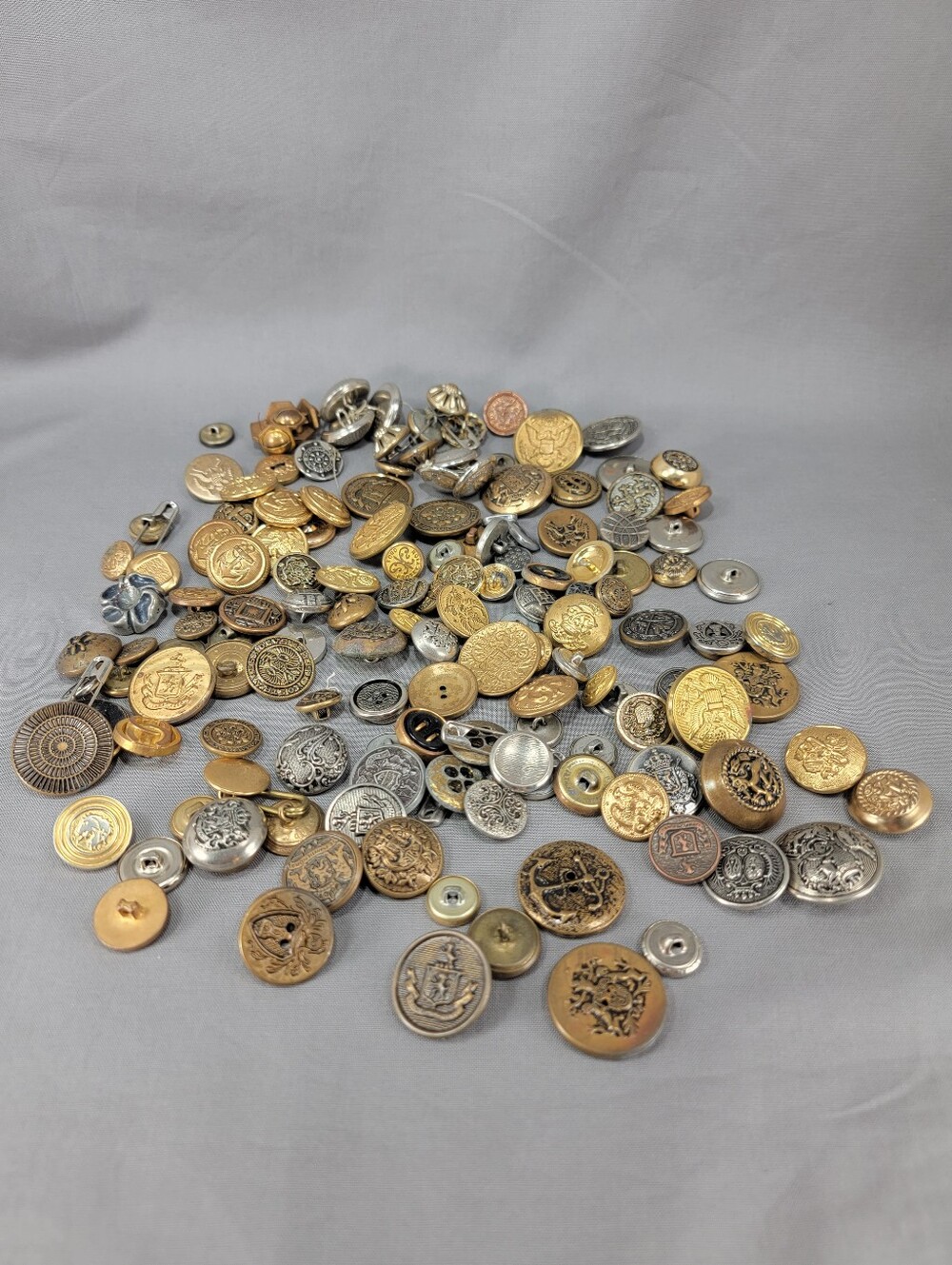 Vtg Sewing Buttons Mixed Lot Clothing Craft Scrapbook Bulk Variety Supply